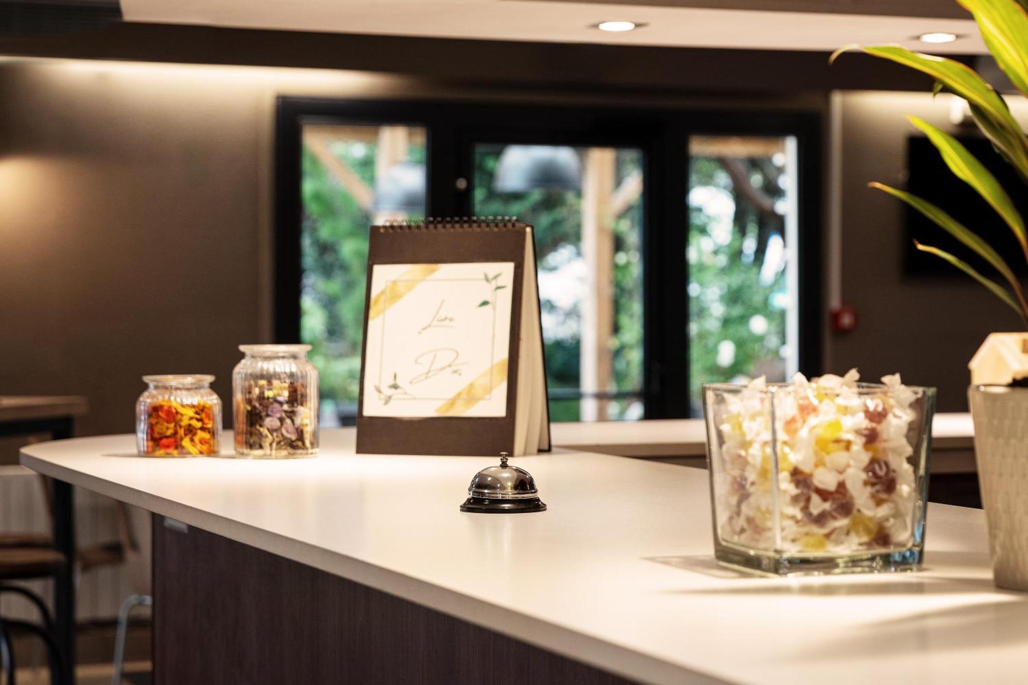 กัมปานีเล เบธูน ฟูกีเยร์ เล เบธูน Hotel Fouquieres-les-Bethune ภายนอก รูปภาพ
